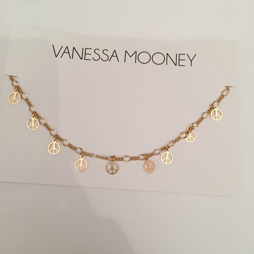 New Vanessa Mooney gold charm peace necklace - Picture 1 of 2